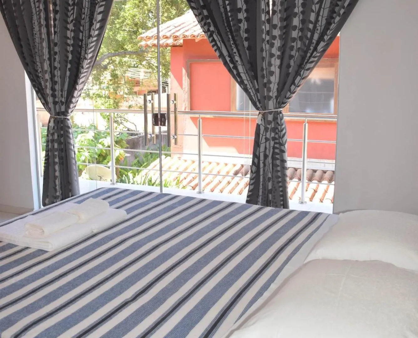 Suite Com Banheiro Privativo, Ar-Condicionado A 5 Minutos Da Praia! Porto Seguro 0*,  Brazilië