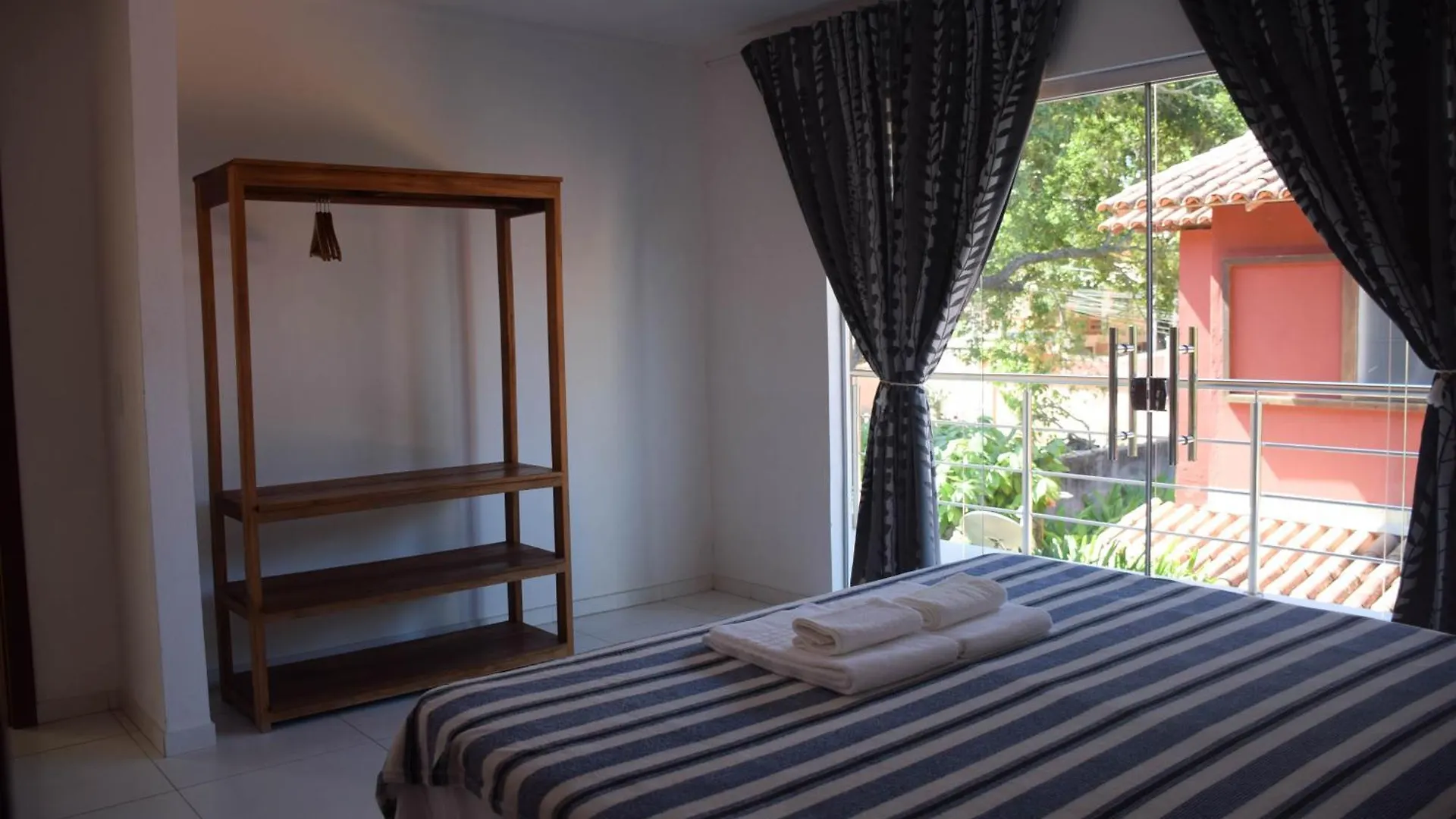 Accommodatie bij particulieren Suite Com Banheiro Privativo, Ar-Condicionado A 5 Minutos Da Praia! Porto Seguro Brazilië