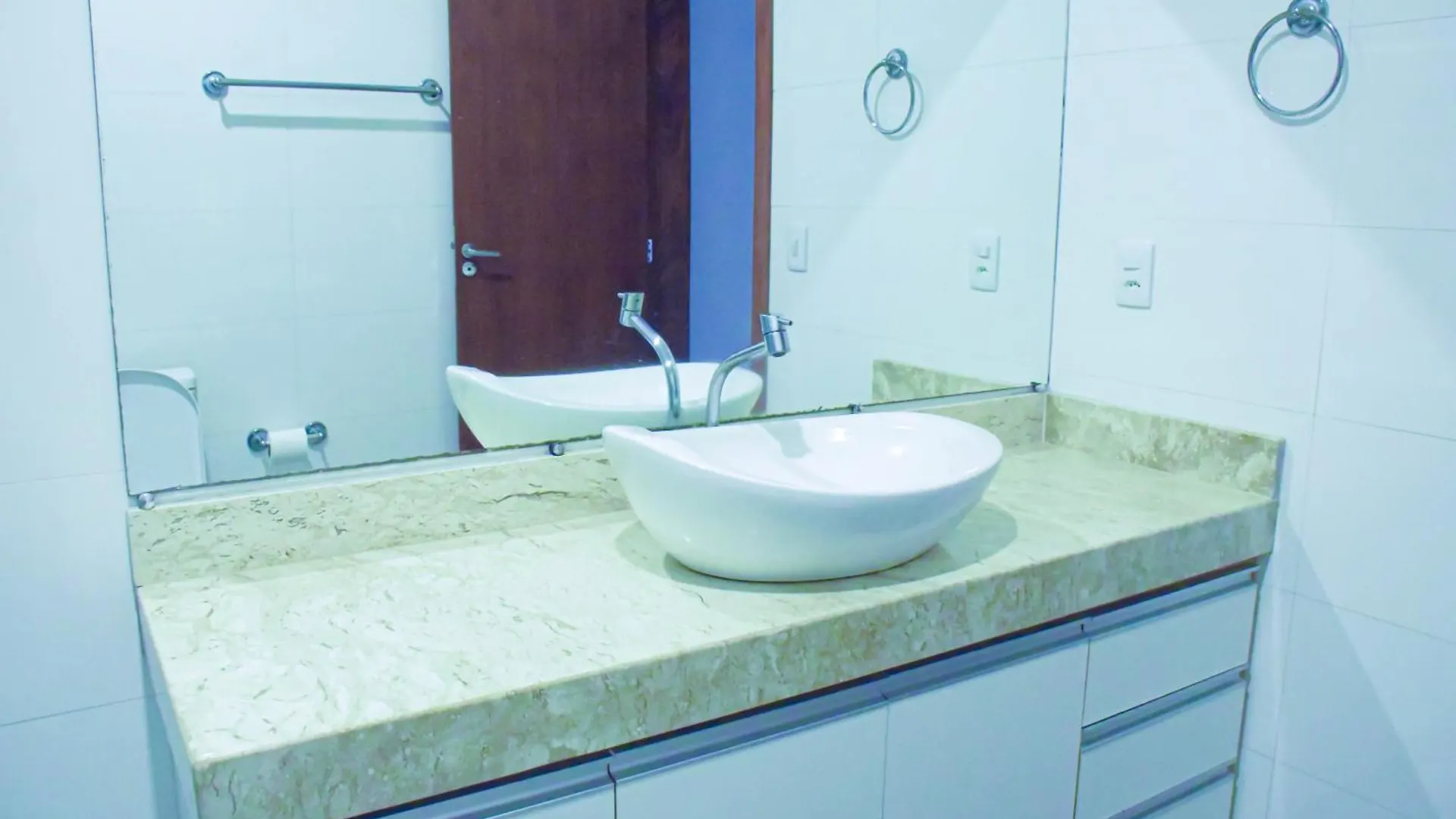Suite Com Banheiro Privativo, Ar-Condicionado A 5 Minutos Da Praia! Porto Seguro